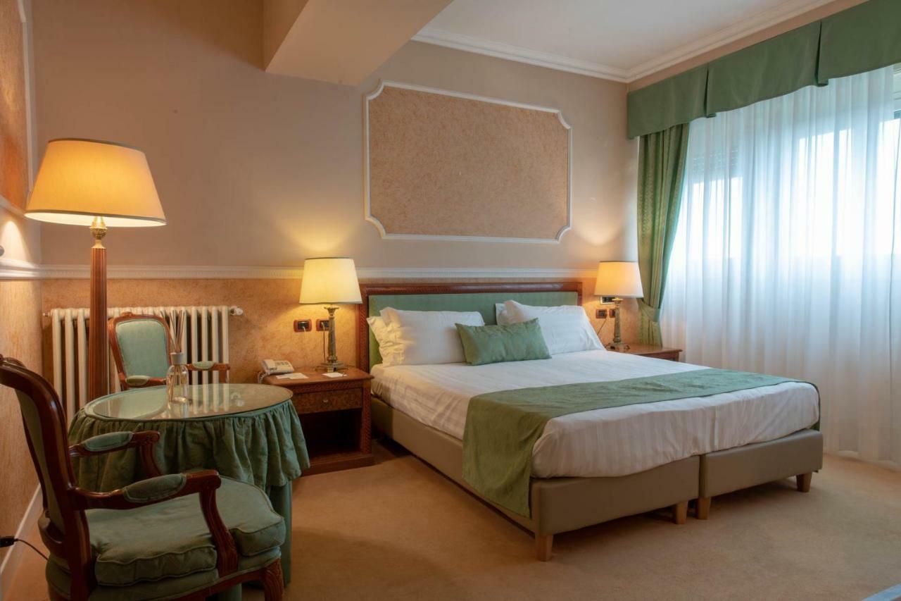 Palace Grand Hotel Varese Esterno foto