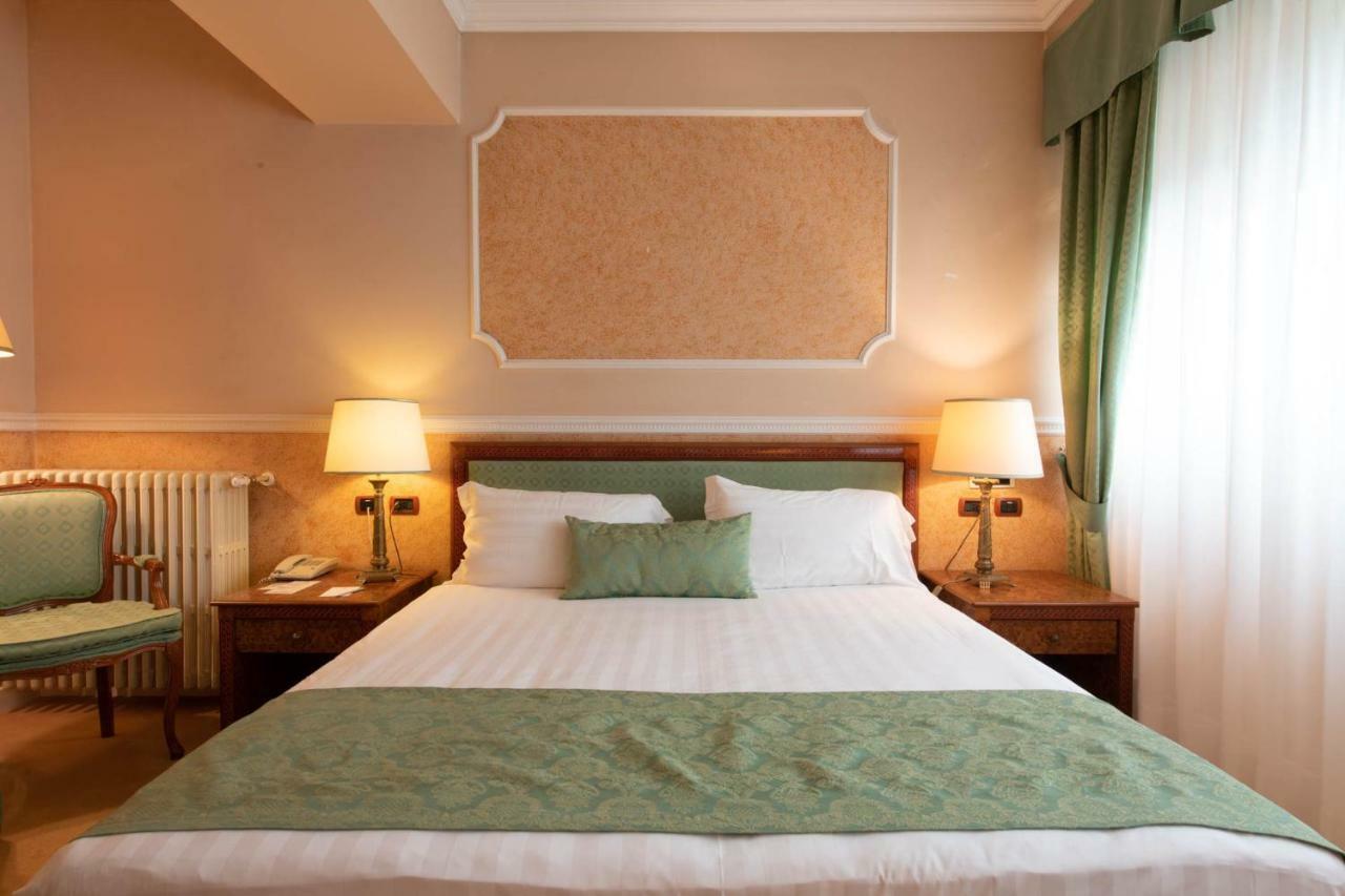 Palace Grand Hotel Varese Esterno foto